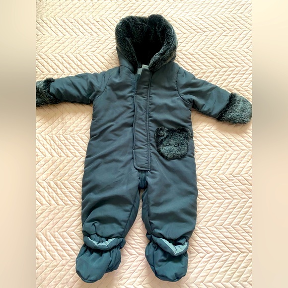 Snowsuit - Picture 1 of 5